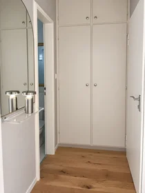 Entire apartment at Neißestraße, image 16 of 16