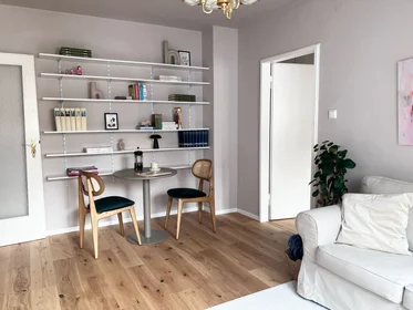 Entire apartment at Neißestraße, image 3 of 16