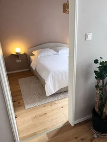 Entire apartment at Neißestraße, image 10 of 16
