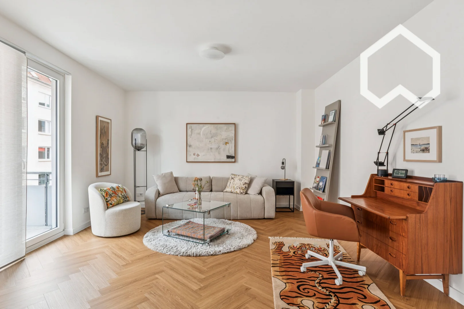 Economical student room with convenient location in 