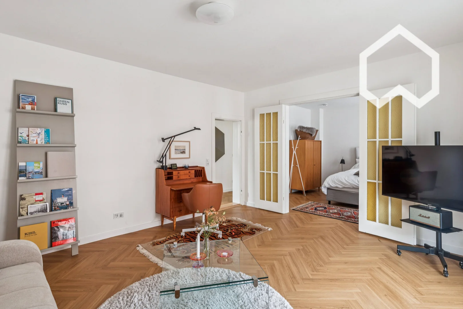 Bright and airy student room with easy university access in 