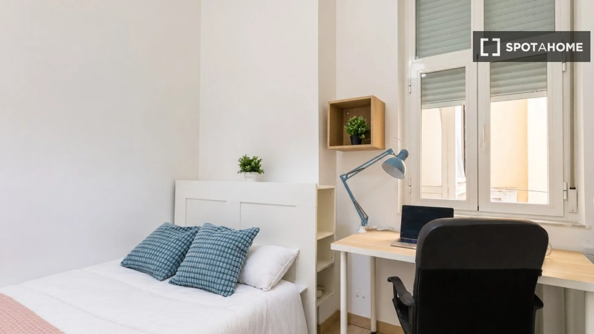 Komfortables und geräumiges Studentenzimmer in 