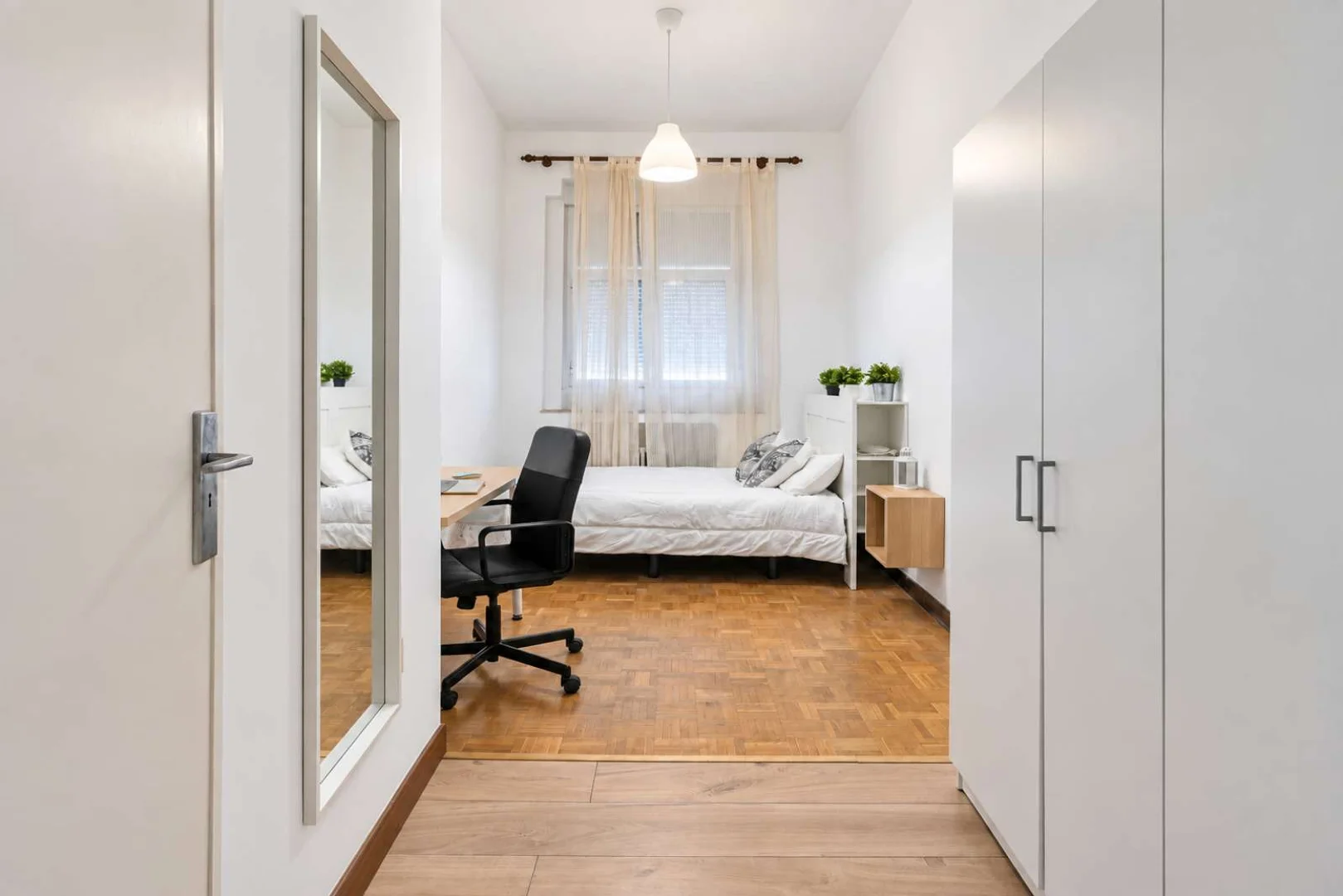 Quarto amigo do estudante em  com comodidades modernas