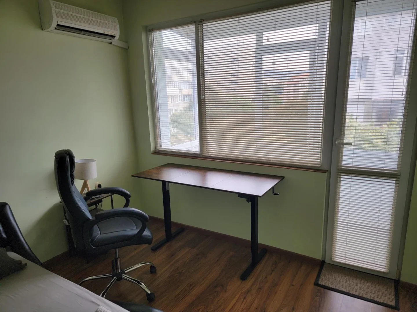 Entr.G Apt.33