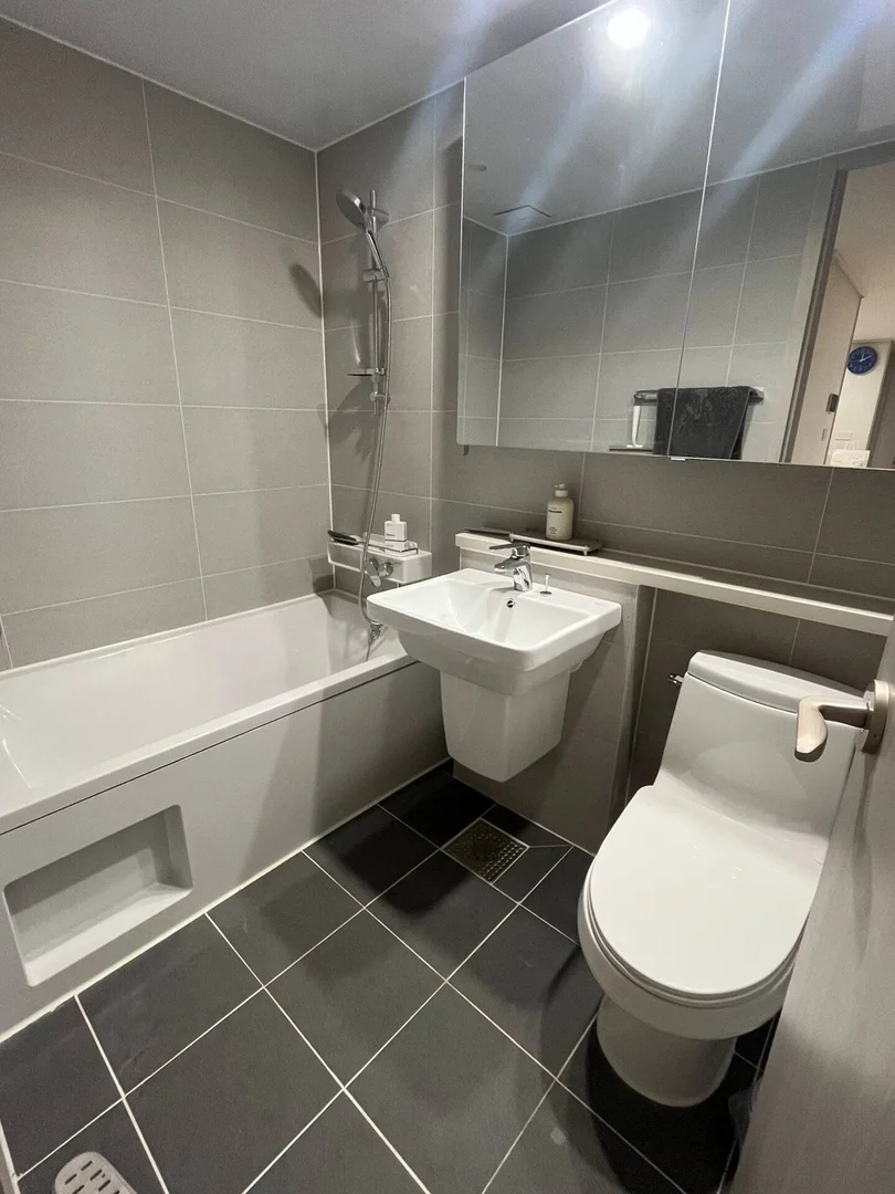 Habitación estudiantil económica con ubicación conveniente en 