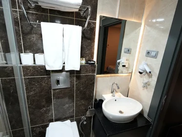 Logement entier à Abide-i Hürriyet Caddesi 139, image 7 de 26