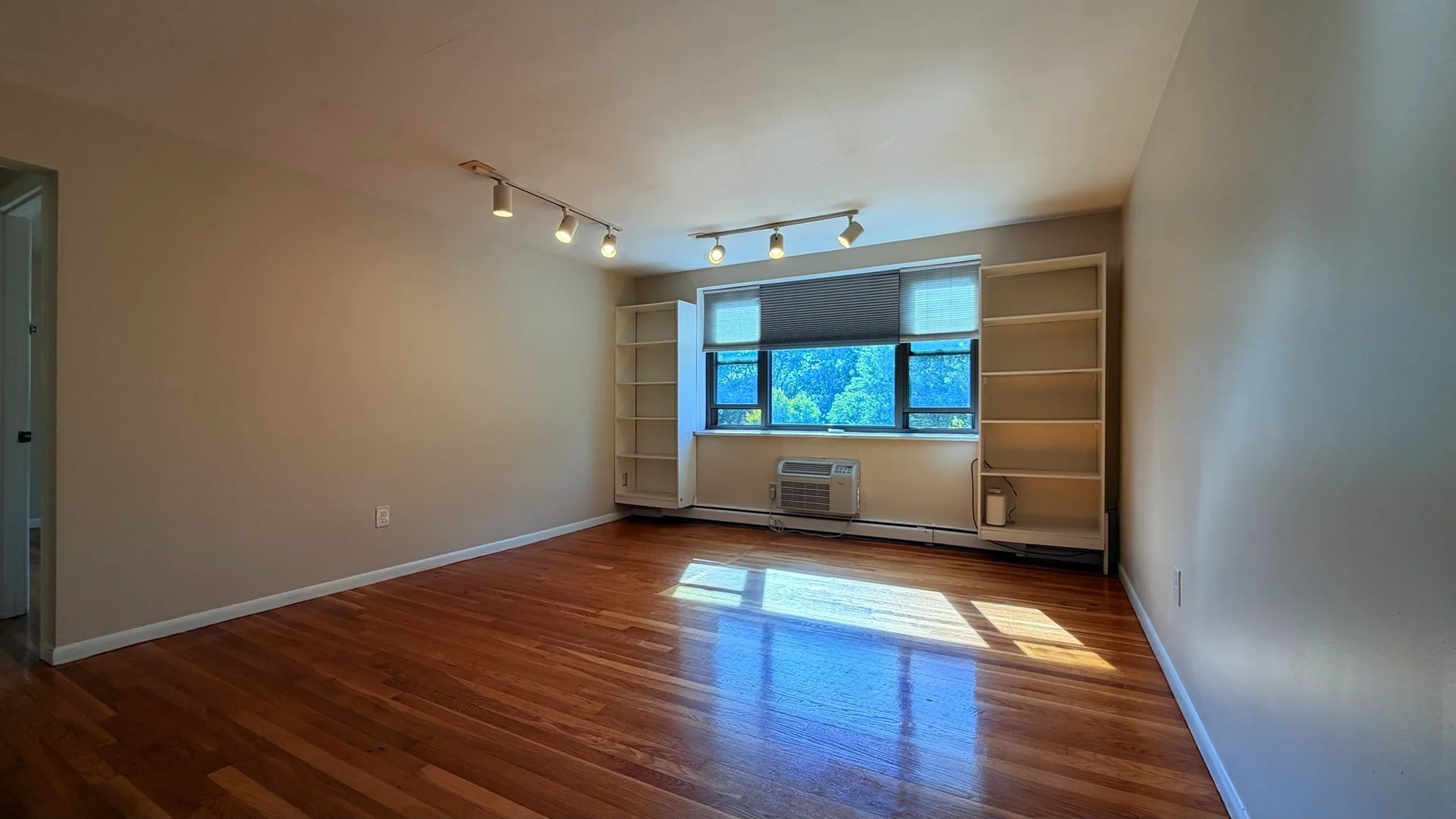 70, Jamaicaway, Unit 13, Jamaica Plain, Boston, MA, 02130