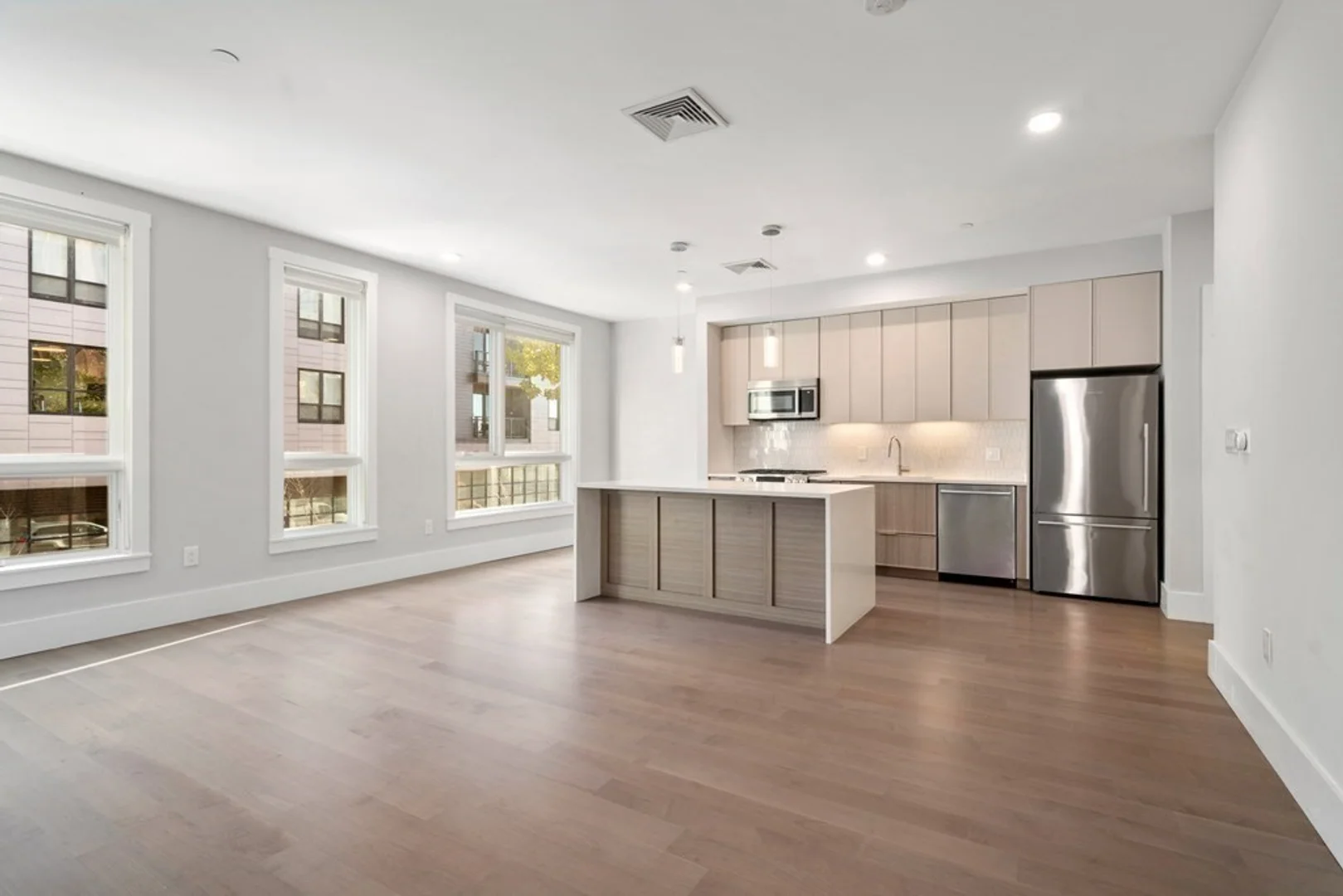 3193, Washington St., Unit 305, Jamaica Plain, Boston, MA, 02130