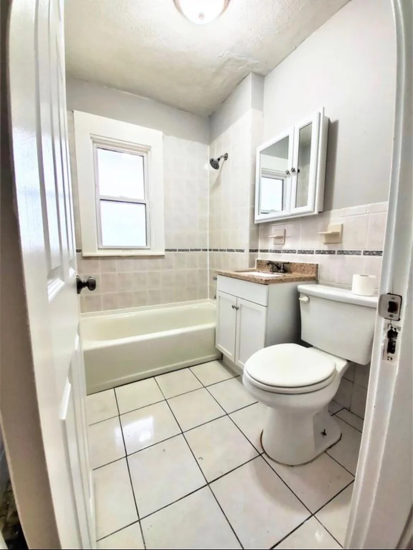 11, Monponset, Unit 1, Hyde Park, Boston, MA, 02136