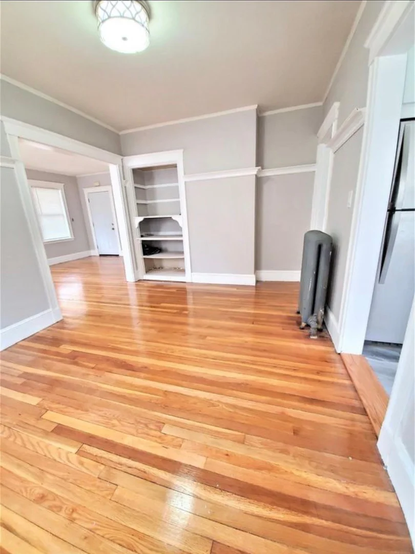 11, Monponset, Unit 1, Hyde Park, Boston, MA, 02136