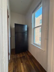 Logement entier en résidence à 327, Columbia St., Unit 2, Wellington, Cambridge, MA, 02141, image 3 de 18