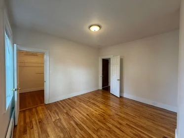 Logement entier en résidence à 327, Columbia St., Unit 2, Wellington, Cambridge, MA, 02141, image 9 de 18