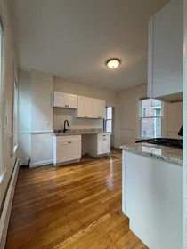 Logement entier en résidence à 327, Columbia St., Unit 2, Wellington, Cambridge, MA, 02141, image 10 de 18