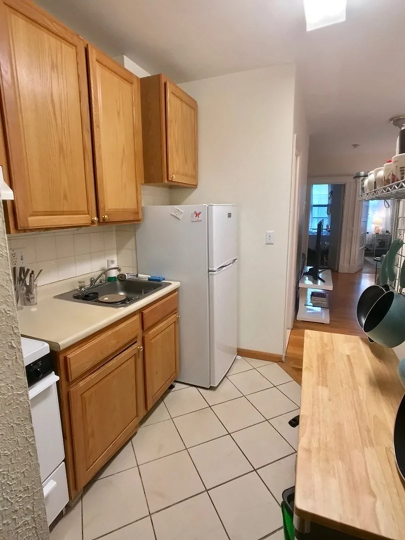 11, Grove St., Unit 4, Beacon Hill, Boston, MA, 02114