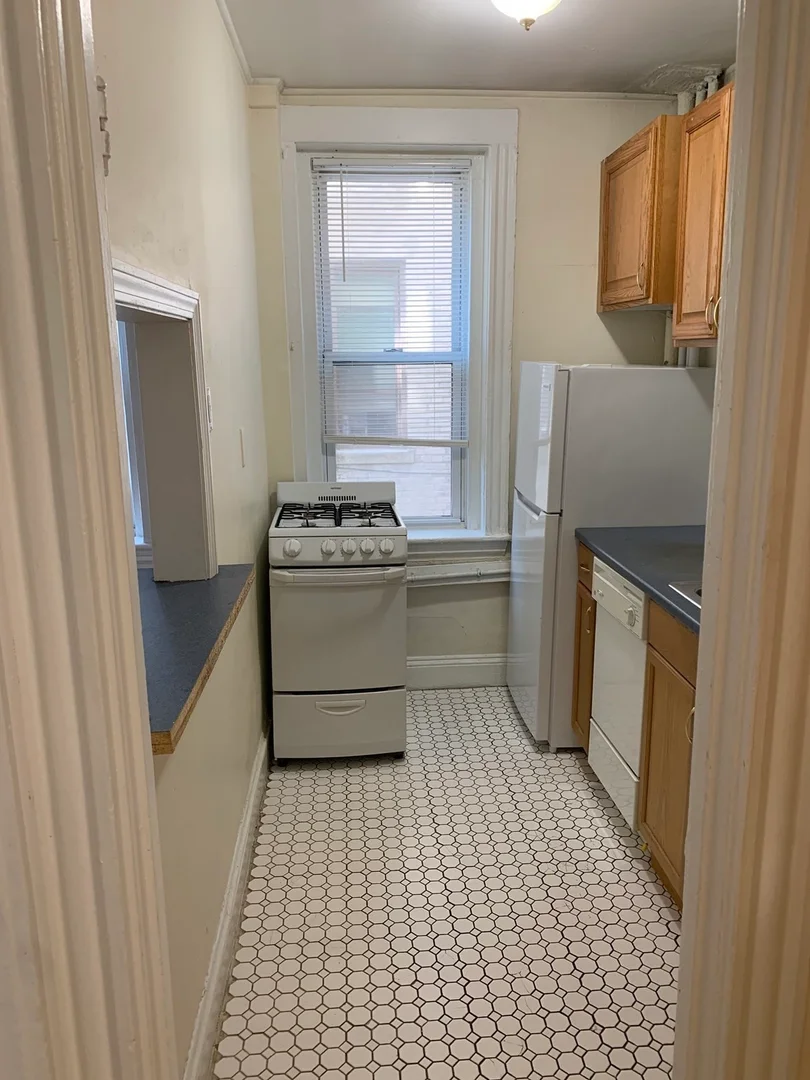 360, Riverway, Unit 6, Mission Hill, Boston, MA, 02115