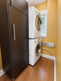 Całe miejsce w rezydencji 22, Santuit St., Unit 2, Dorchester, Boston, MA, 02124, obraz 12 22