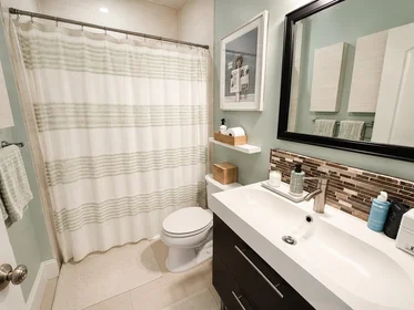 Całe miejsce w rezydencji 22, Santuit St., Unit 2, Dorchester, Boston, MA, 02124, obraz 18 22
