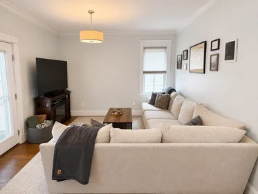 Całe miejsce w rezydencji 22, Santuit St., Unit 2, Dorchester, Boston, MA, 02124, obraz 21 22