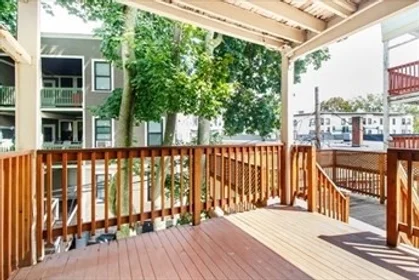 Całe miejsce w rezydencji 22, Santuit St., Unit 2, Dorchester, Boston, MA, 02124, obraz 22 22