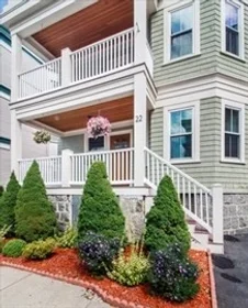 Całe miejsce w rezydencji 22, Santuit St., Unit 2, Dorchester, Boston, MA, 02124, obraz 10 22
