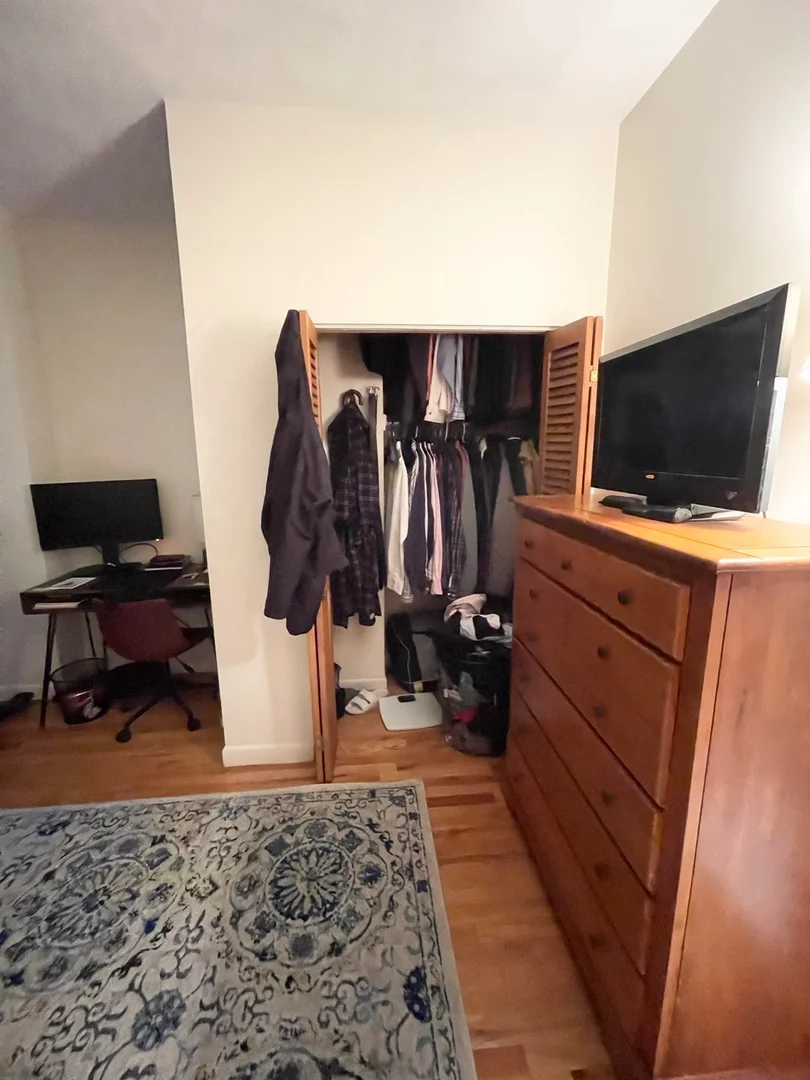 Niedrogi apartament typu studio z niezbędnymi funkcjami w 