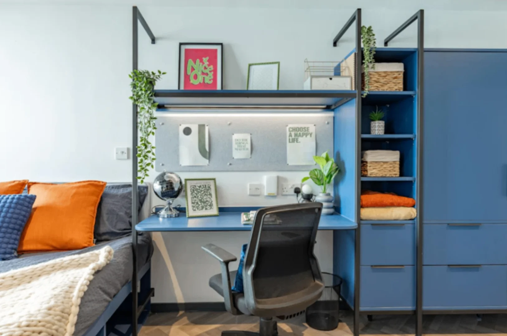 Moderno estudio para estudiantes con todas las comodidades en