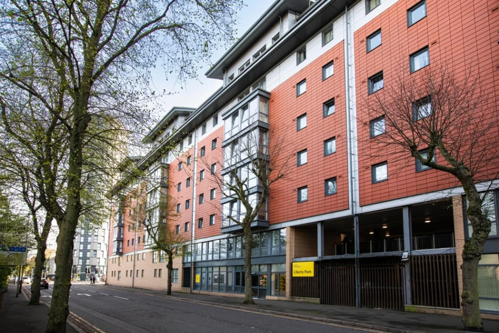 Chambre confortable pour étudiants disponible dans 