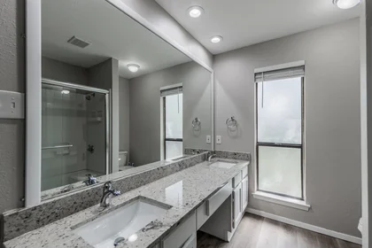 Dairenin tamamı Ikamet yerinde konumu Street, TX, Arlington, United States, 76014, 3 25 görüntüsü