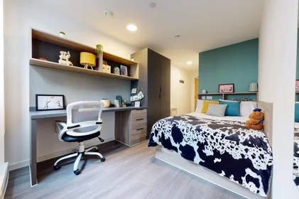 Quarto privado em residência em Alliot House, 4 Forest Road, Walthamstow, London, E17 6JJ United Kingdom, imagem 2 de 24