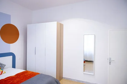 Stanza privata in Via Della Rocca 17, immagine 2 di 10