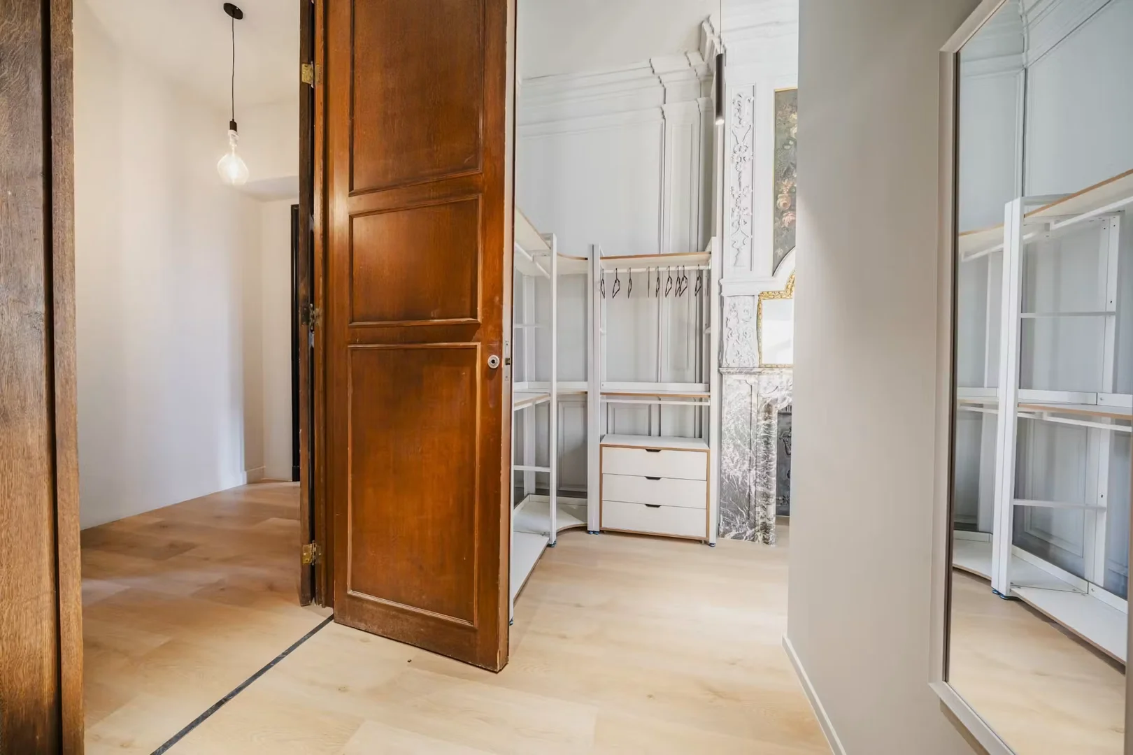 Chambre d'étudiant économique avec emplacement pratique dans 