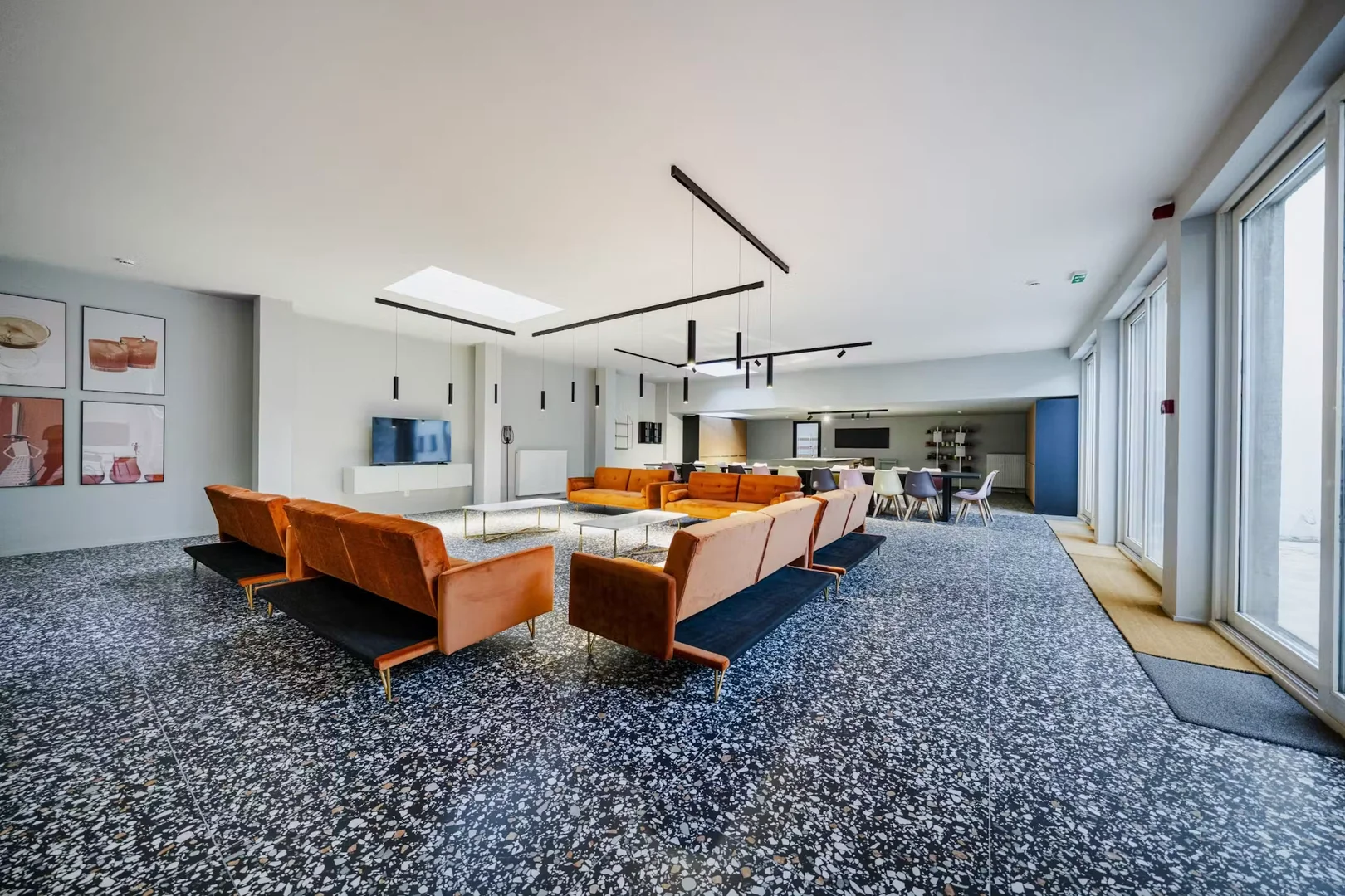 Chambre confortable pour étudiants disponible dans 