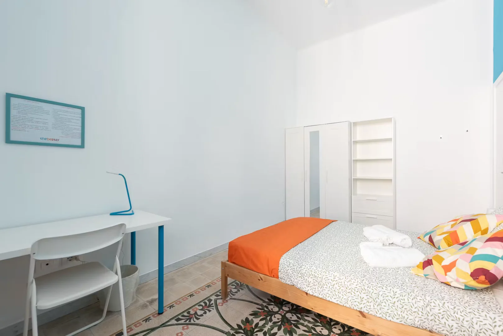 Habitación estudiantil económica con ubicación conveniente en