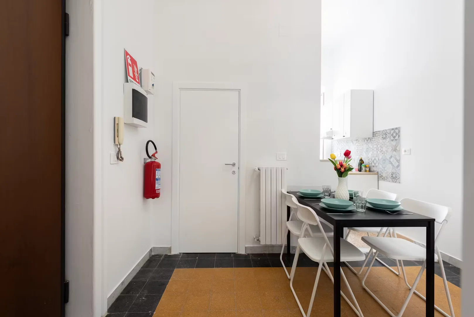Habitación acogedora para estudiantes disponible en