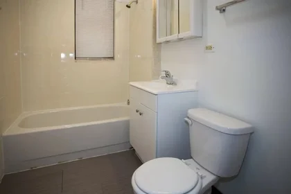 Habitación privada en South Ellis Avenue, imagen 1 de 10