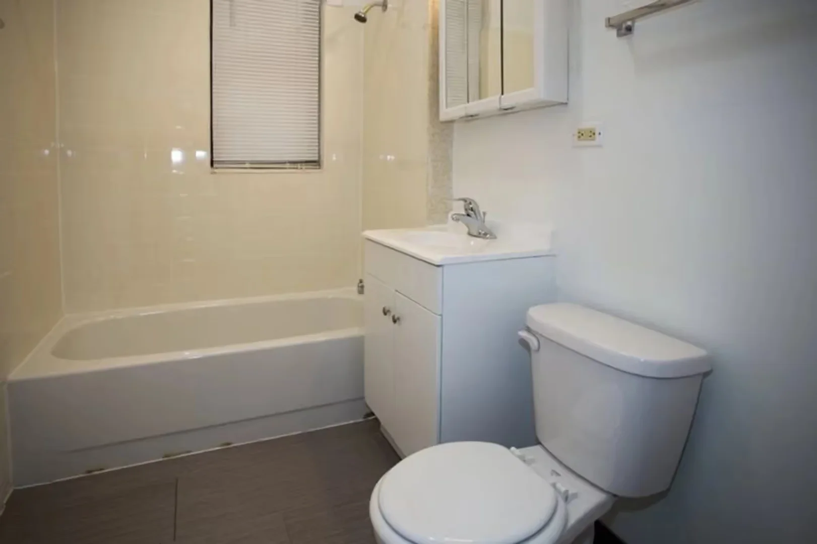 Habitación estudiantil económica con ubicación conveniente en