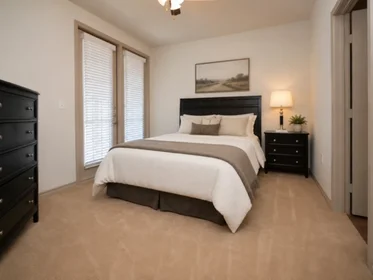 Stanza privata in Browning Drive, immagine 1 di 10
