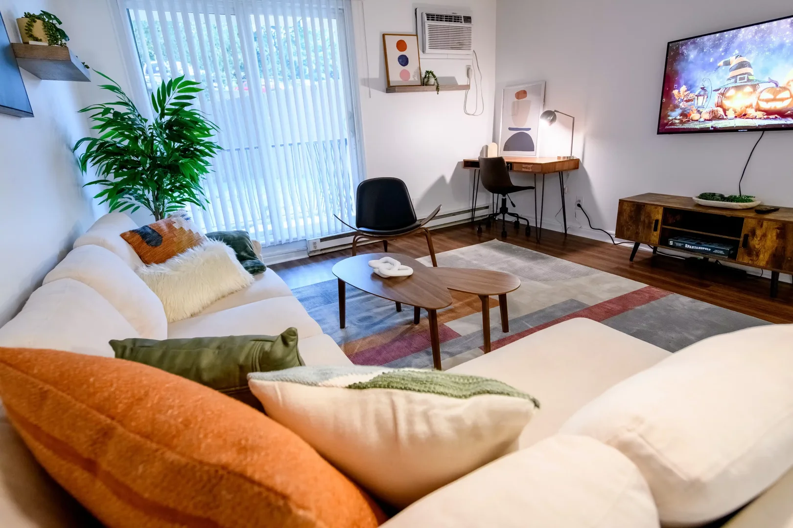 'de modern olanaklara sahip öğrenci dostu oda
