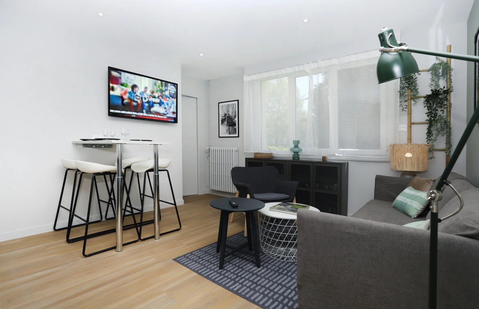 Chambre confortable pour étudiants disponible dans