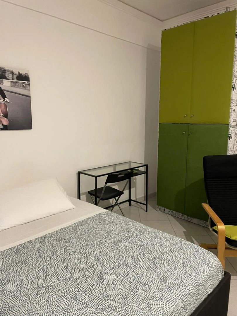 Compact studio apartment ideal for students in 