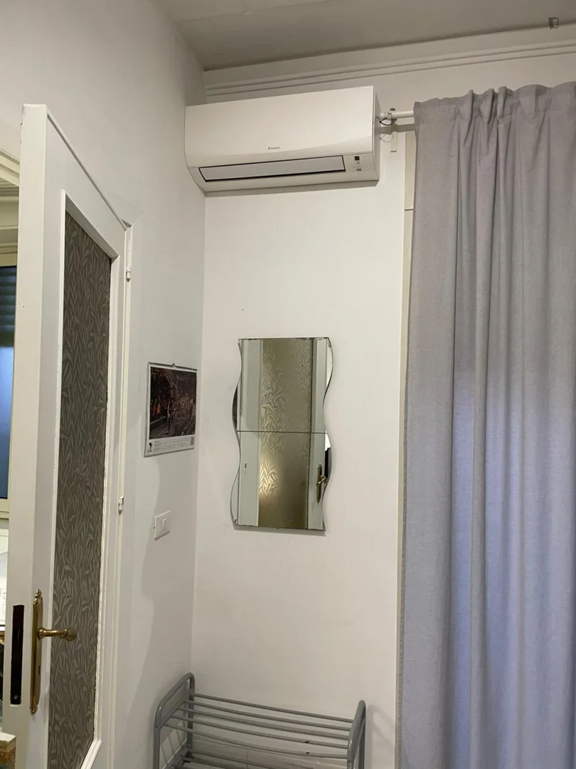 Convenient studio apartment for student living in 