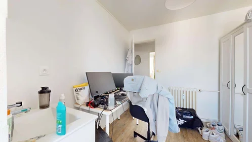 Private room at 12 Rue Gustave Mareau, 49000 Angers, France, image 2 of 20