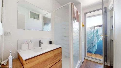 Private room at 12 Rue Gustave Mareau, 49000 Angers, France, image 15 of 20
