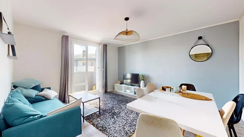 Private room at 12 Rue Gustave Mareau, 49000 Angers, France, image 6 of 20