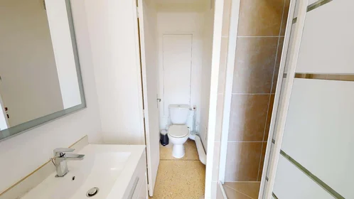 Privatzimmer in der 27 Bd de la Révolution, 13003 Marseille, France, bild 13 von 17