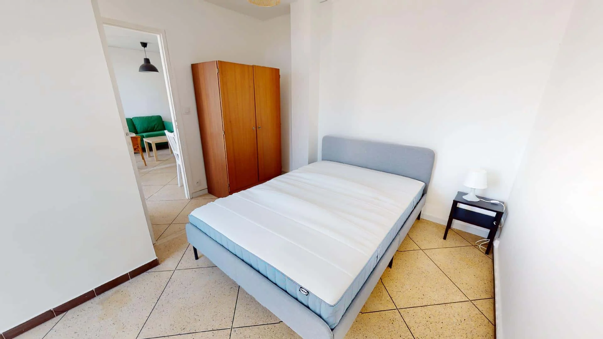 Funktionelles Studentenzimmer perfekt zum Studieren in 
