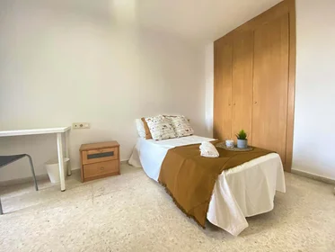 Dairenin tamamı konumu C/ de José María Haro, 46022 València, Valencia, Spain, 12 19 görüntüsü