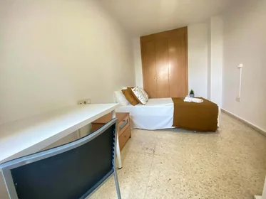 Dairenin tamamı konumu C/ de José María Haro, 46022 València, Valencia, Spain, 14 19 görüntüsü