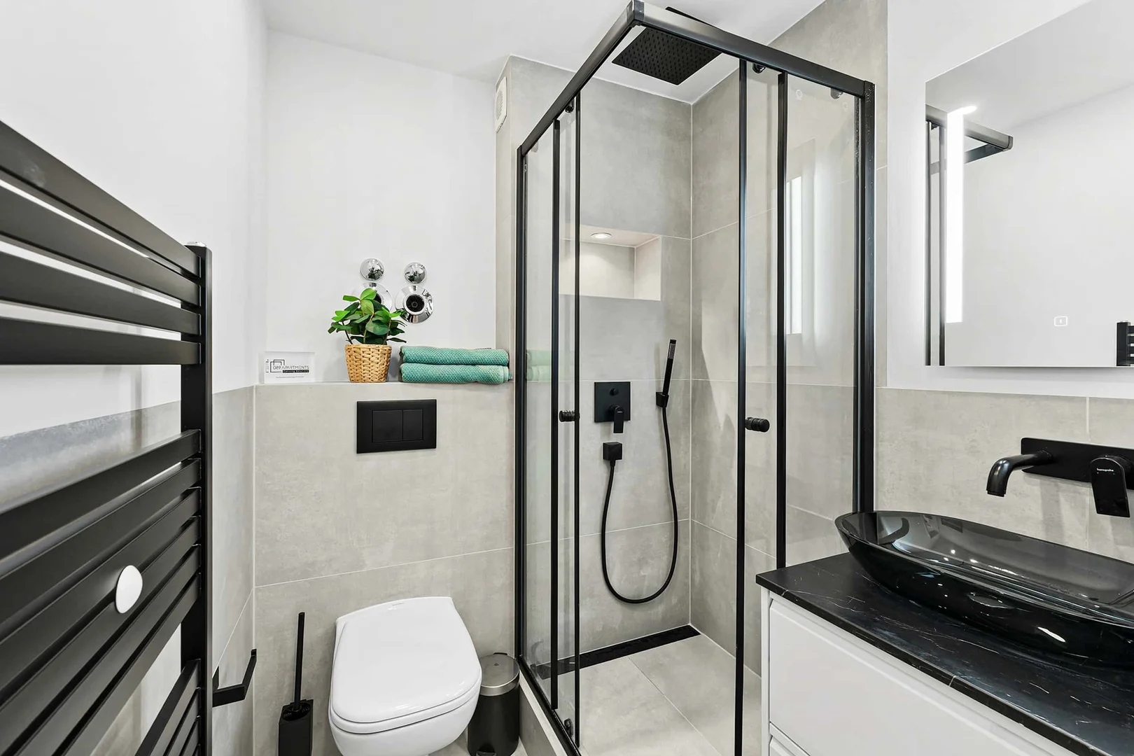 Economical student room with convenient location in 