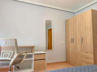 Quarto privado em Av. Economista Germán Bernácer, 9, 03011 Alicante, Испания, imagem 2 de 15